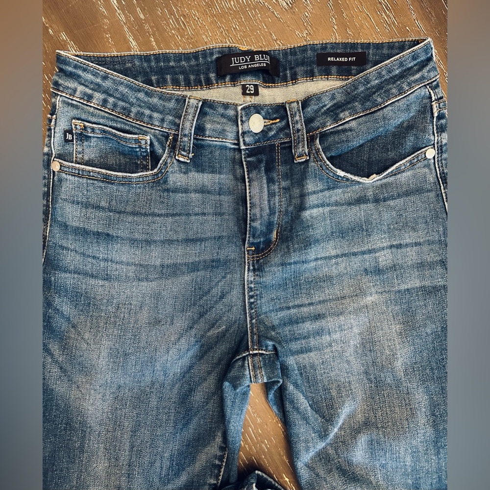 Judy Blue relaxed fit skinny jeans.  Size 29.  In excellent condition!